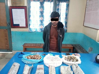 लागु औषध सहित भारतिय नागरिक पक्राउ